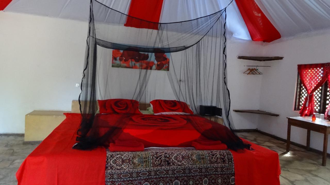 Gecko Nature Lodge Home Of Swahili Divers The Best Dive Center And Famous Gecko Restaurant Verani Екстериор снимка